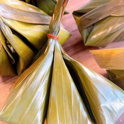 ขนมใส่ไส้ ( 4 ชิ้น) (เมนูเจทานได้)