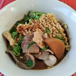 ก๋วยเตี๋ยวหมูน้ำตกbyจ่าโรจน์