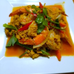 ผัดผงกะหรีกุ้ง(กับข้าว)