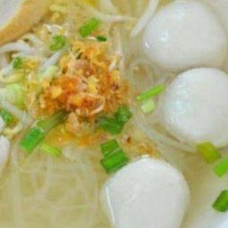 ก๋วยเตี๋ยวลูกชิ้นปลา