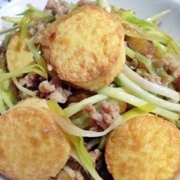 กุ๋ยใช่ขาวเต้าหูหมูสับ
