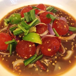 ยำไข่แดง