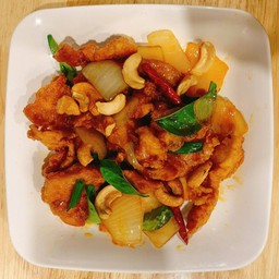 ไก่ผัดเม็ดมะม่วงหิมพานต์