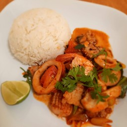 ข้าวราด ต้มยำแห้ง