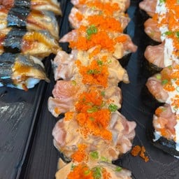 สลัดแซลม่อนสับไข่ปู