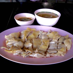 ไก่ต้มสับจานใหญ่ 1 จาน