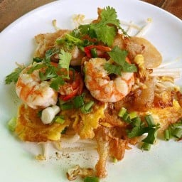 ป้าตุ่มหอยทอดผัดไทย&พี่เหน่งตามสั่ง .