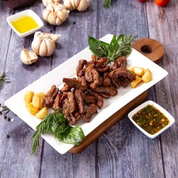 เนื้อแกะทอดกระเทียม