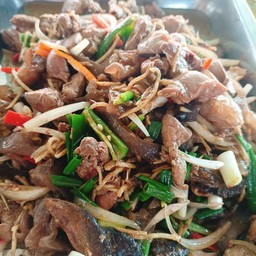 เครื่องในไก่ผัดขิง