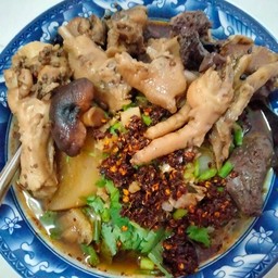 ก๋วยเตี๋ยวไก่มะระ คิว-เบียร์