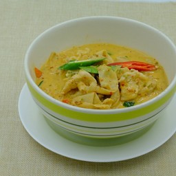 แกงคั่วไก่หน่อไม้ดอง