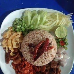 ข้าวคลุกกะปิ-กะเพราเผ็ดร้อน