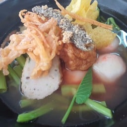 เกาเหลาเย็นตาโฟเผือกทอด