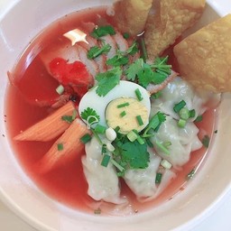 เกี้ยวปูต้มยำทะเล