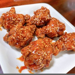 ไก่ทอดสูตรลุงเคเคลือบซอสสไตล์เกาหลี (ปีกบน) 4 ชิ้น