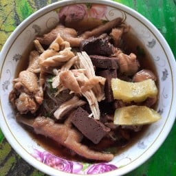 นีออนก๋วยเตี๋ยวไก่มะระ