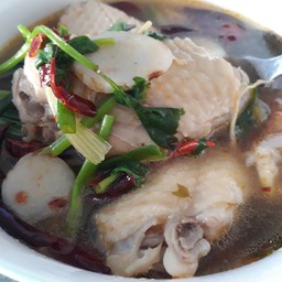 ต้มยำปีกกลางไก่