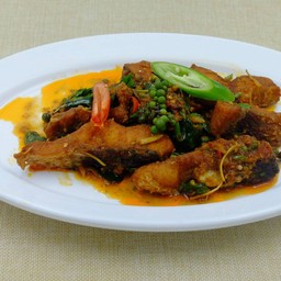 ผัดเผ็ดปลาช่อนนา