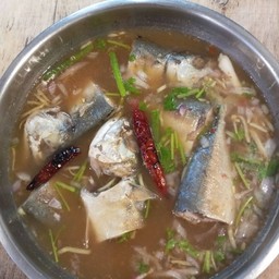 ปลาทูต้มส้ม