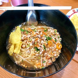 ก๋วยเตี๋ยวต้มยำหมูสับล้วน