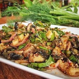 [อร่อยซ่ากับโค้ก] ก้อย หอยเชอรี่ +  โค้ก ออริจินัล (กระป๋อง)