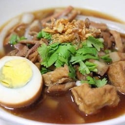 หนึ่งข้าวแกง อิ่มพุงฟู้ดคอร์ด