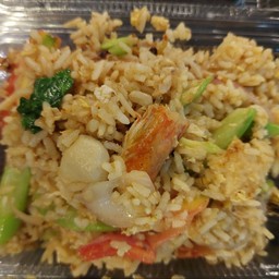 ข้าวผัดรวมทะเล