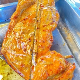 ไก่ย่างบางตาล แม่ศรีทอง