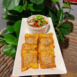 ขนมปังหน้าหมู (8 ชิ้น)
