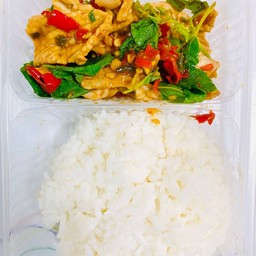ข้าวกะเพราหมูชิ้น