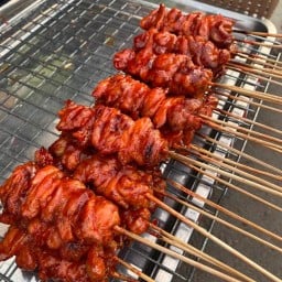 ไก่ย่างไม่ใช่ไก่ทอด(หน้าร้านอั่งเปาช็อป ติดเซเว่นเเยกน้ำค้าง)