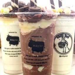 ร้านมิลค์กี้ ไอซ์ (นมเย็น) ข้างโรงพยาบาลอุตรดิตถ์