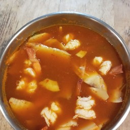 แกงส้มกุ้งหน่อไม้ดอง