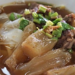 ก๋วยเตี๋ยวเนื้อเปื่อย เอ็น ลูกชิ้น