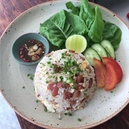 ข้าวผัดไข่และเบคอน