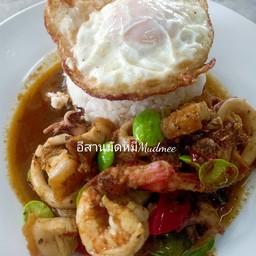 ข้าวราดเครื่องแกง