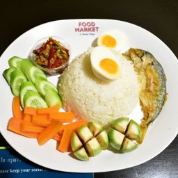 ข้าวน้ำพริกผัด มาร์เก็ตวิลเลจหัวหิน