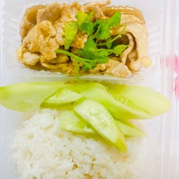 ข้าวราดหมูผัดกระเทียม