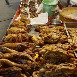 หมู เป็ด ไก่ต้มน้ำปลา