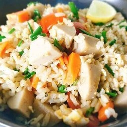 ข้าวผัดหมูยอ