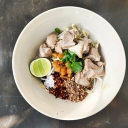 เกาเหลาซี่โครงหมูอ่อนต้มยำ แห้ง
