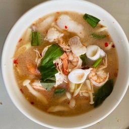 ต้มยำรวมมิตรทะเลน้ำใส