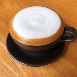 คาปูชิโนร้อน Hot cappuccino