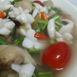 ต้มยำปลาหมึก