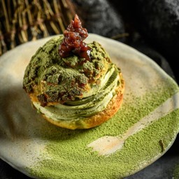 ชูครีมมัทฉะถั่วแดง