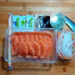 แซลมอน ซาชิมิ 310 กรัม
