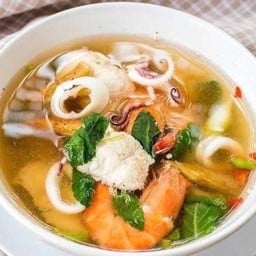 ต้มยำโปะแตก