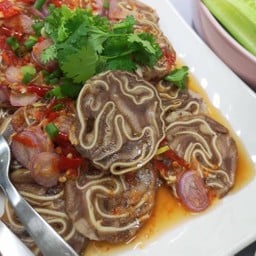 ยำหูหมูหิมะ