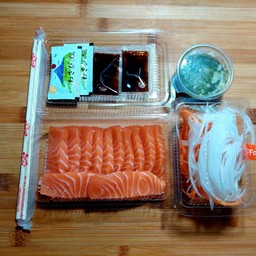 แซลมอนซาชิมิ 110 กรัม