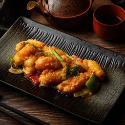 ปลาหมึกผัดไข่เค็ม Stir-fried Squid with Salted Egg Sauce